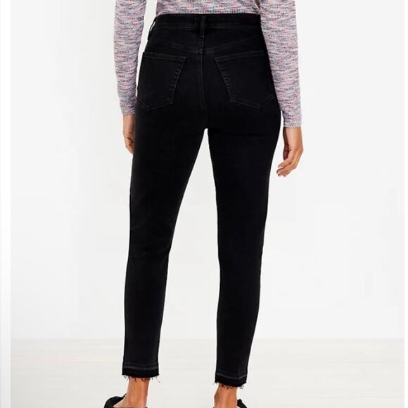 Loft The Curvy Skinny Button Fly High Rise Jeans Size 27 Washed Black Raw Hem - Picture 3 of 9